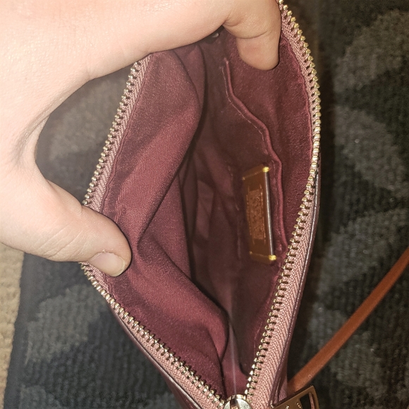 Disney x Coach Minnie Radio Messenger Crossbody - Picture 4 of 7